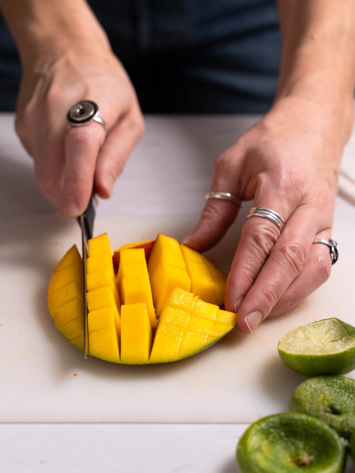 Cubing a fresh mango