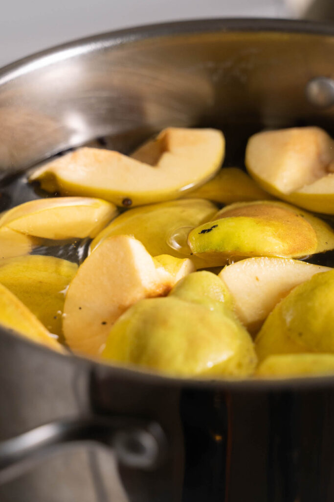 Poaching quince in syrup
