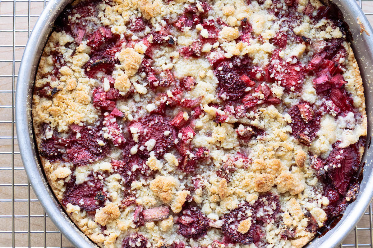 An almond streusel cake with balsamic strawberries, freshly baked