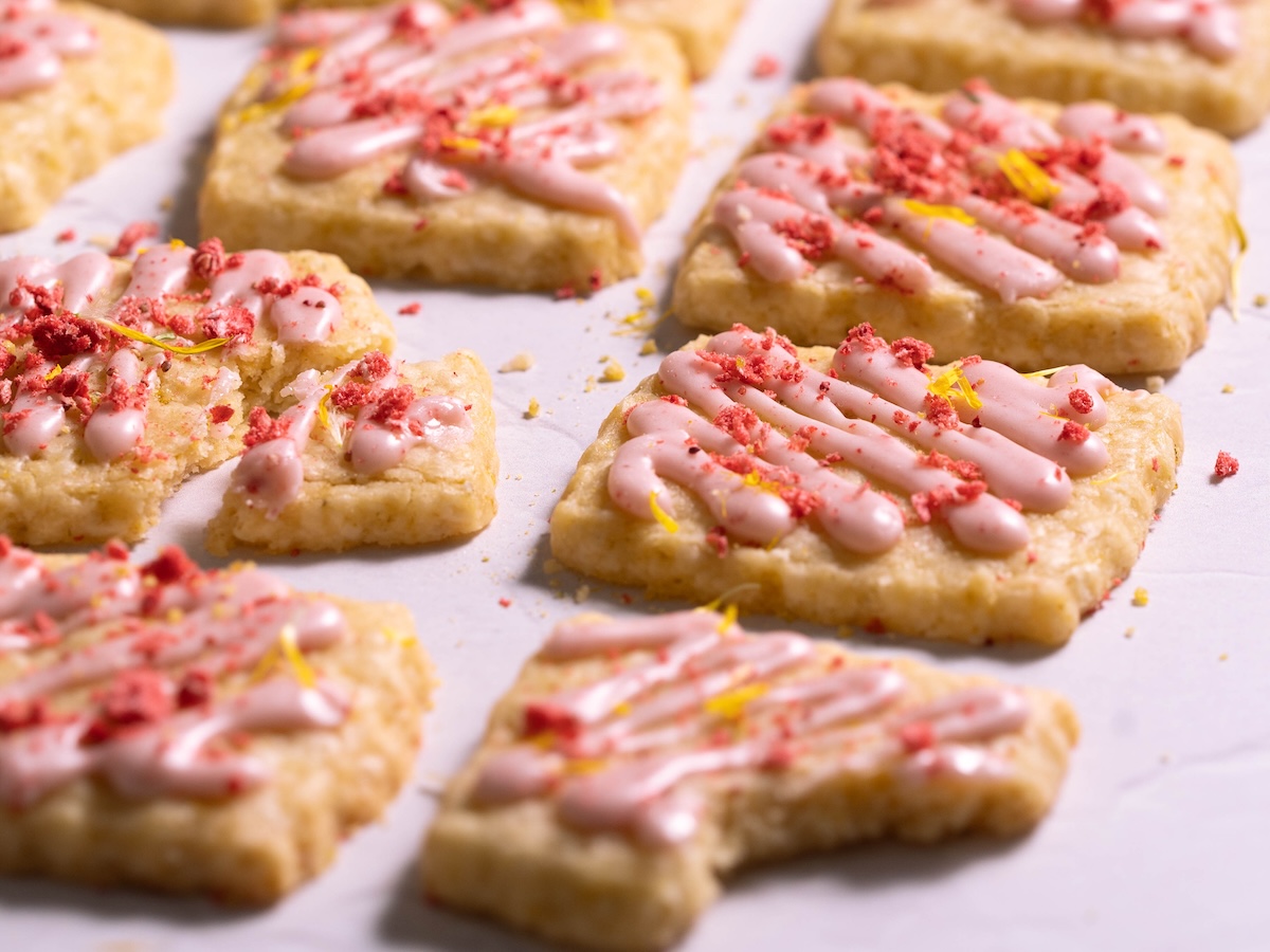 Dandelion cookies drizzled with strawberry glaze